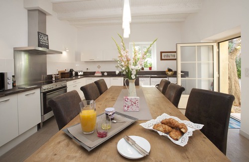 Alignan-du-Vent House | Luxury former monastery/winery: Incredible views/silent aircon/gym/PRIVATE pool