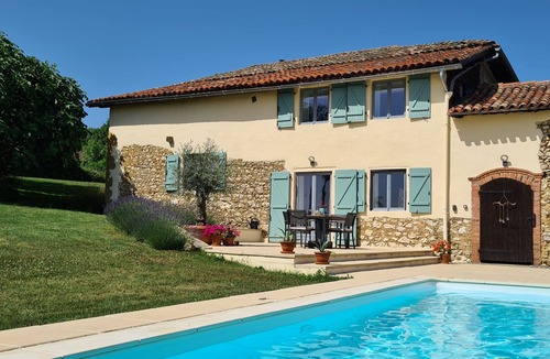 Saint-Loup-en-Comminges Cottage | Luxury gîte with PRIVATE SWIMMING POOL and breathtaking views over the Pyrenees