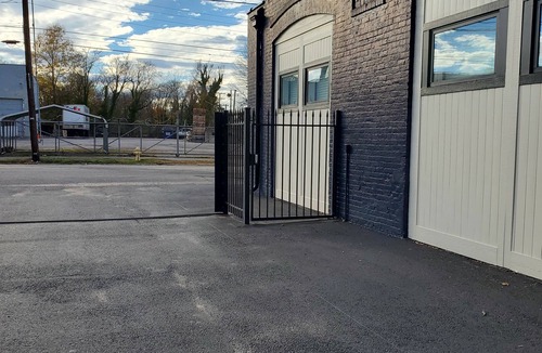 Petersburg Condo | LUXURY FULLY FURNISHED GATED OFF STREET PARKING