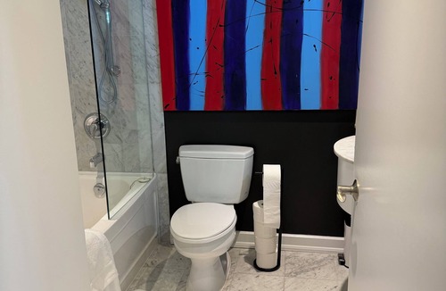 Toronto Entertainment District Condo | Luxury fully furnished condo in entertainment district