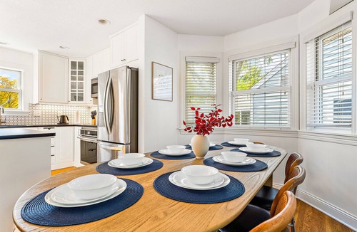 Morris Park House | Luxury & fun family getaway, sleeps10 near MOA MSP