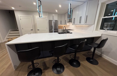 Wellesley House | Luxury Furnished Home, Spa Bath + Steam Shower Wellesley