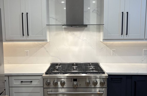 Wellesley House | Luxury Furnished Home, Spa Bath + Steam Shower Wellesley
