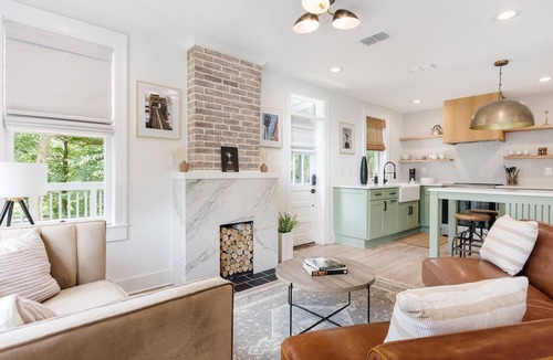 Avondale Apartment | Luxury Garage Studio