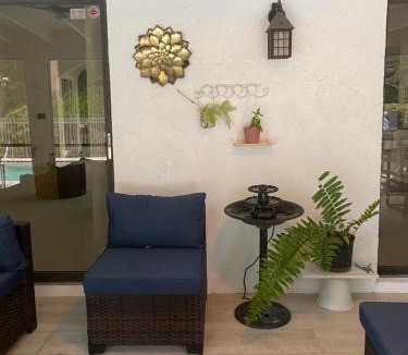 Wellington House | Luxury Garden Oasis