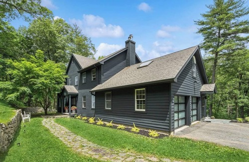 Garrison House | Luxury Garrison Retreat | Chef's Kitchen & Hot Tub