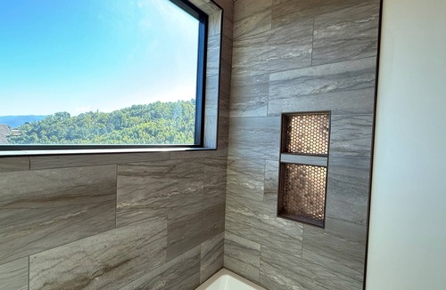 Chalet Village North House | Luxury Gatlinburg Lodge - Sleeps 20 8 BR Views Gym Elevator Hot Tub Game room