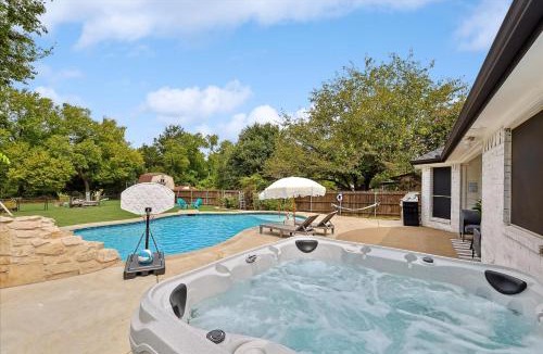 Red Oak House | Luxury Gem in the Forest-Pool&HotTub&Cinema&Games