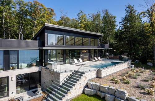 Lafontaine Cottage | Luxury Georgian Bay Cottage – 3 Bed, 5 Bath, Tiny Township