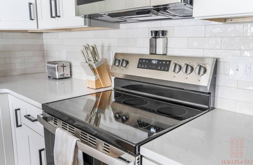 Lynchburg Apartment | Luxury Getaway | 5 MIN to Liberty University | 4BR