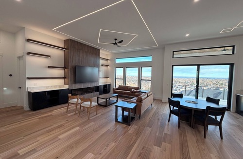 West Richland House | Luxury Getaway with stunning views