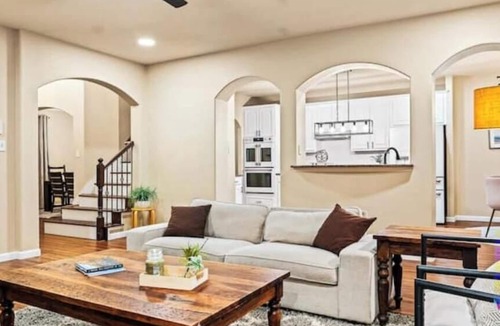 Parker House | Luxury Getaway with Private Pool in Allen TX! Outdoor Grill, Indoor Games & WiFi