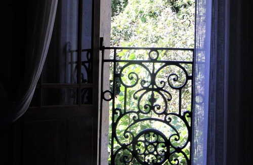 Brion Cottage | Luxury gites & B&B, near Saumur, in 18thC former wine estate, heated pool