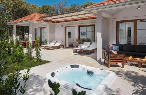 Bale Resort | Luxury Glamping Beach Villas Porto Bus