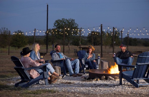 Valley Mills RV Rental | Luxury Glamping · King Bed · Riverfront near Waco