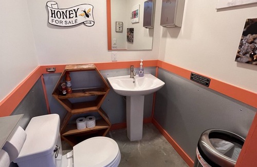 Navasota RV Rental | Luxury Glamping on a Honey Farm!