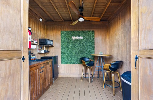 Aransas Pass Cabin | Luxury Glamping Yurt on 1 acre!