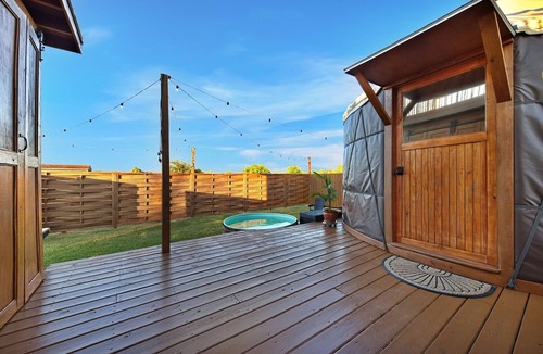 Aransas Pass Cabin | Luxury Glamping Yurt on 1 acre!