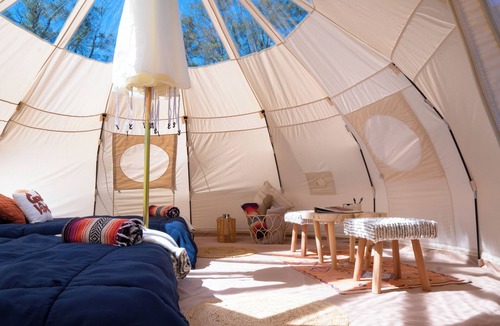 Clearville Resort | Luxury Glamping Yurt at River Mountain-Near Lodge
