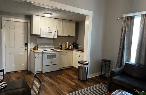 Wadley Condo | Luxury Gold Suite in Wadley