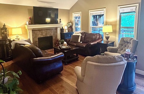 Waldron House | Luxury Golf Course Chalet Near World Cup Matches Airport and Legends, Sleeps 6+