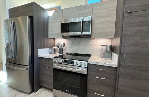 Moanalua House | LUXURY GOLF COURSE FRONTAGE HOME "D", MODERN CLEAN, GATED, Nr. JBPHH, CAMP SMITH