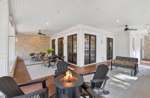 Horseshoe Bay West House | Luxury Golf Course Private Retreat with Heated Swimming Pool