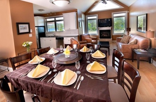 Baddeck House | Luxury Golf Retreat - Unlimited Golf for 4