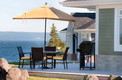 Baddeck House | Luxury Golf Retreat - Unlimited Golf for 4