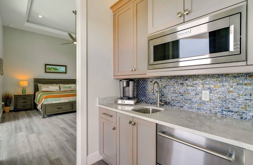 Cape Harbour House | Luxury Group Escape in Cape Coral’s Cape Harbour!