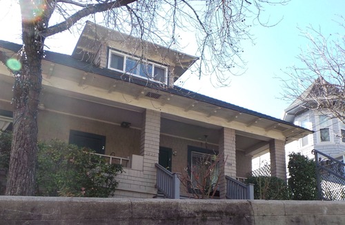 Placerville Apartment | Luxury Guest Apartments-Walking To Main St Placerville - Iris Suite