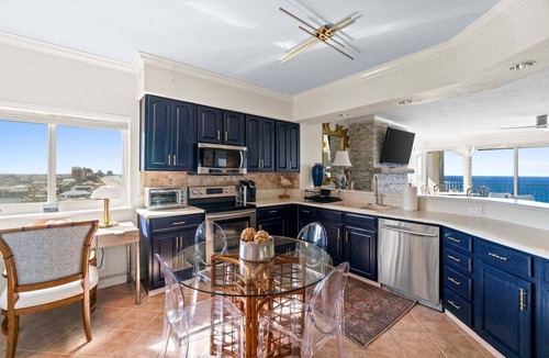 Bel Air Condo | Luxury Gulf-Front Condo with Wraparound Balcony & Heated Pool