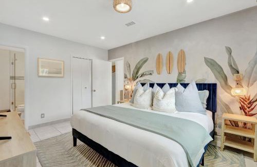 Garden Isles House | Luxury Heated Pool Oasis-10 mins to BEACH- Fast WiFi