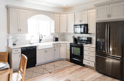 Lake Creek Estates Condo | Luxury Heber Condo | Amazing Views | Private Deck