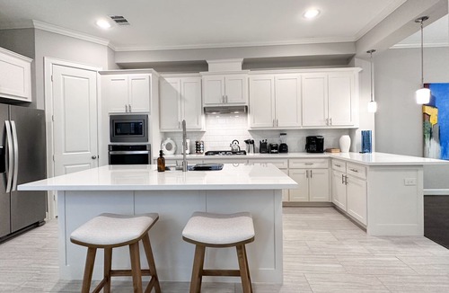 Shady Acres House | Luxury Heights Townhome - AVAILABLE LONG TERM