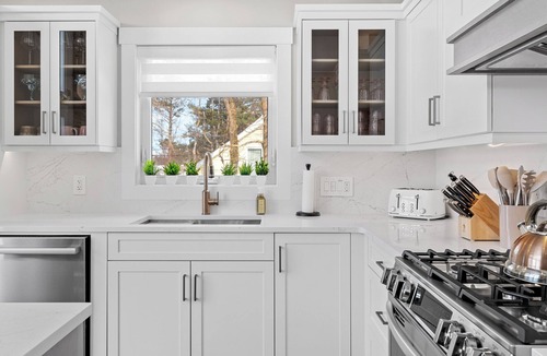 Stratford Cottage | Luxury Hideaway PEI - Stunning retreat with water view & hot tub.