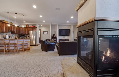 The Highlands House | LUXURY HIGHLANDS HOME! Ten Mile Views, Lake View, Hot tub, Pool table, Foosball