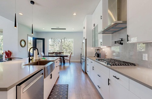 Horseshoe Bay West House | Luxury hill country home in Horseshoe Bay near Lake LBJ & golfing with gameroom
