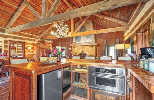 Wimberley House | Luxury Hill Country Escape Pool, Hot Tub, Firepit Near Wineries