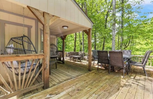 Stanton Cabin | Luxury Hilltop Couples Cabin with Hot Tub & Red River Gorge Views