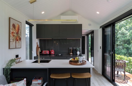 Hunchy Cabin | Luxury Hinterland Tiny Home | Secluded Romantic Escape with Stunning Views