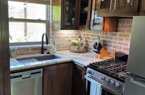 Stephenville Cottage | Luxury Historic Stay + Garage, Near Tarleton