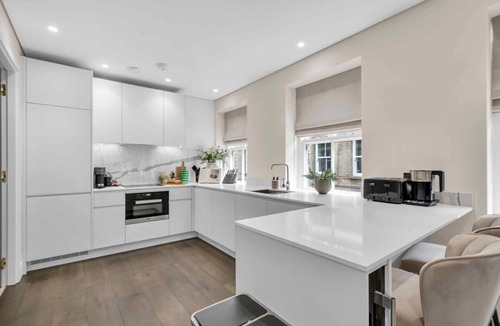 The City of London Apartment | Luxury Holborn Duplex with Private Lift