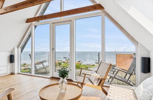 Bolshavn House | Luxury Holiday Home With Sea View