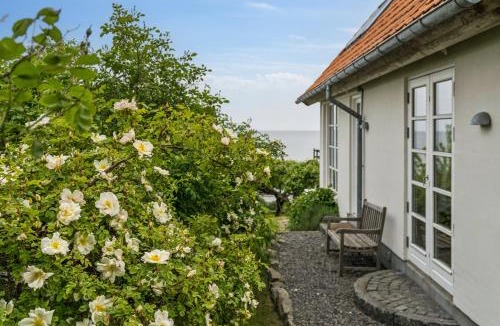 Bolshavn House | Luxury Holiday Home With Sea View