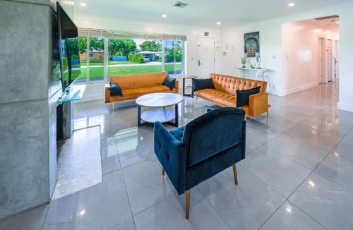 Highland Garden Villa | Luxury Hollywood beach house