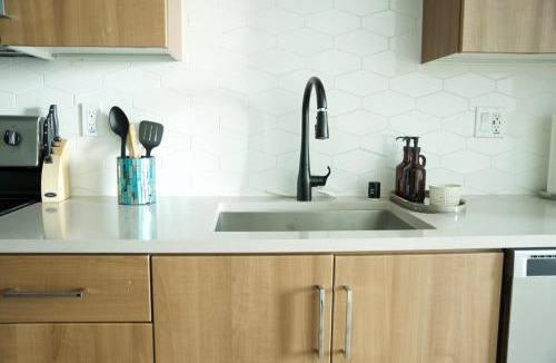 Hollywood Apartment | Luxury Hollywood Studio With Pool, Parking, Gym