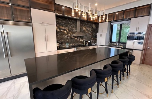 Pinar Quemado Villa | Luxury Hollywood Style Mountain Villa