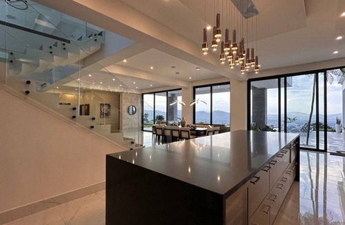 Pinar Quemado Villa | Luxury Hollywood Style Mountain Villa