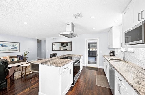 Isle of Palms House | Luxury Home 2 miles from Mayo